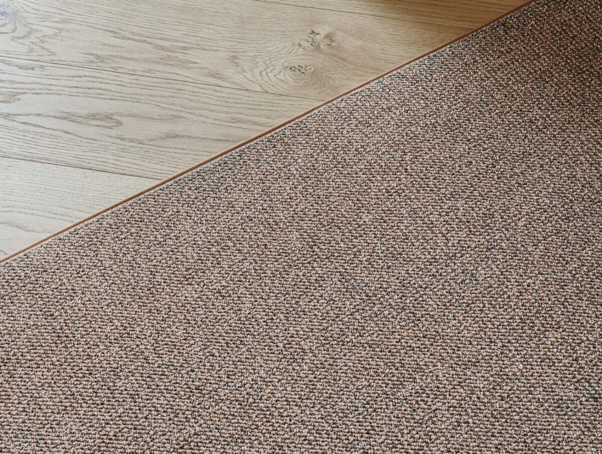 Kestävä käytävämatto kovaan kulutukseen – asiantuntijan vinkit